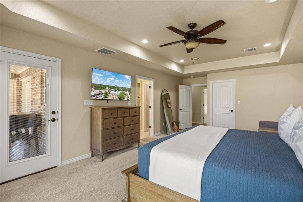 4100 Apache Trail Court, Granbury, TX 76048