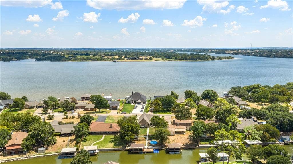 4100 Apache Trail Court, Granbury, TX 76048