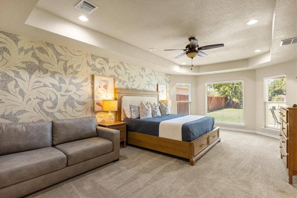 4100 Apache Trail Court, Granbury, TX 76048
