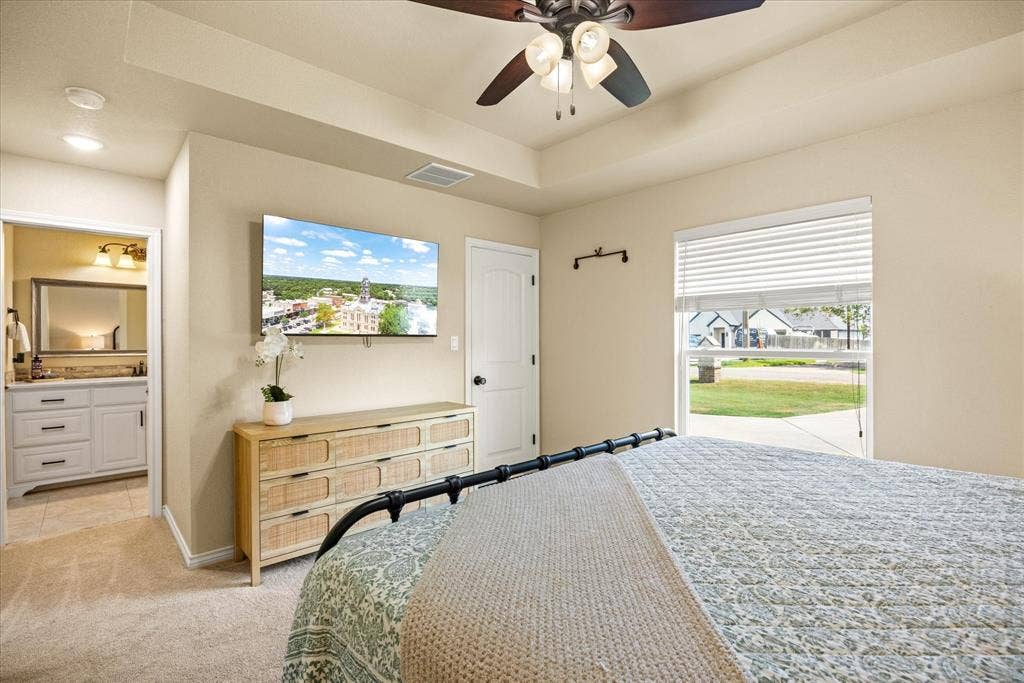 4100 Apache Trail Court, Granbury, TX 76048
