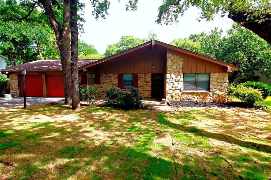 Property photo for 2703 Oak Cliff Lane, Arlington, TX