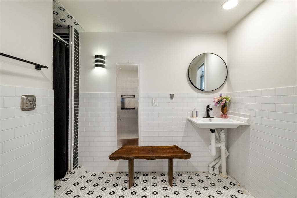 3024 Conklin Street, Dallas, TX 75212 3024 Conklin Street, Dallas, TX 75212