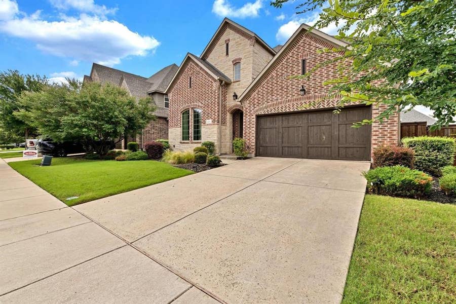 Property photo for 625 Quarter Horse Lane, Frisco, TX