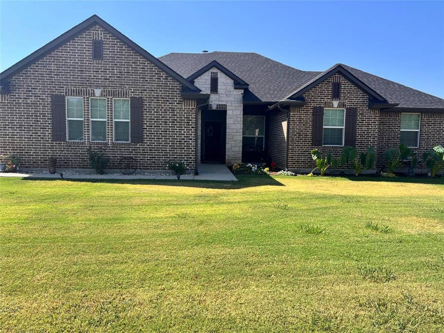 Property photo for 612 Fawn Trail, Tioga, TX