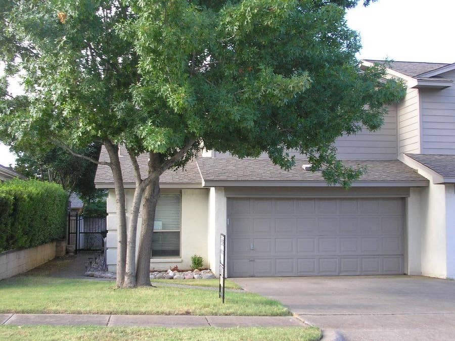 Property photo for 224 Wayside Court, Bedford, TX
