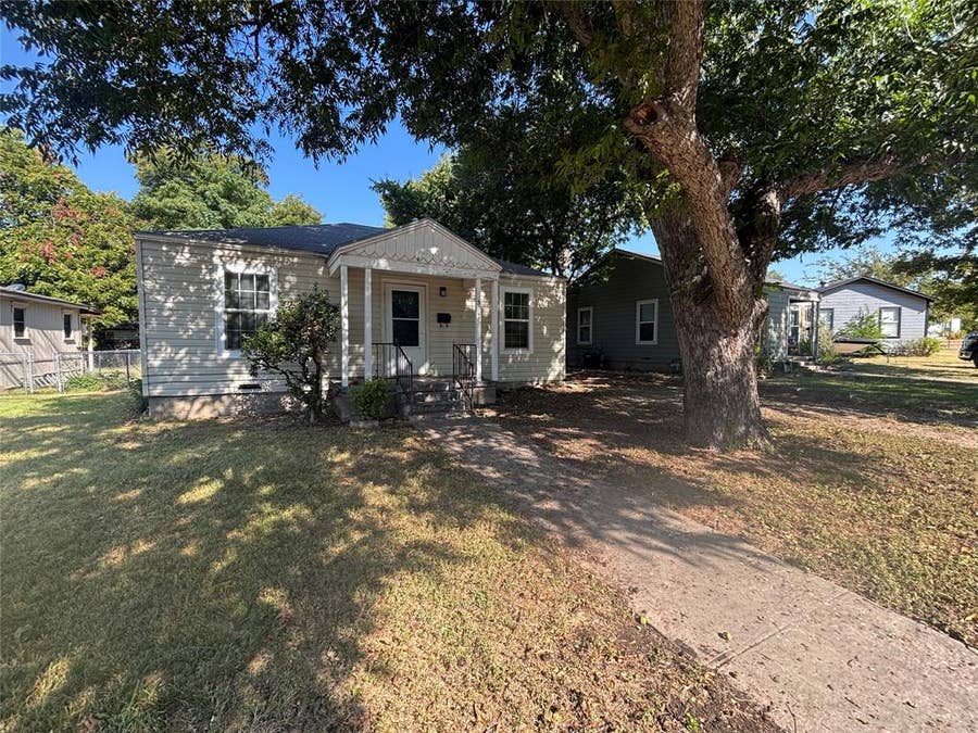 Property photo for 5040 Lyndon Drive, Fort Worth, TX