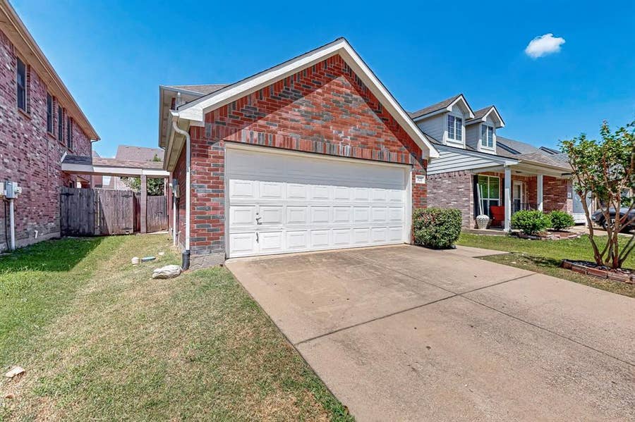 Property photo for 321 Stephanie Street, Wylie, TX