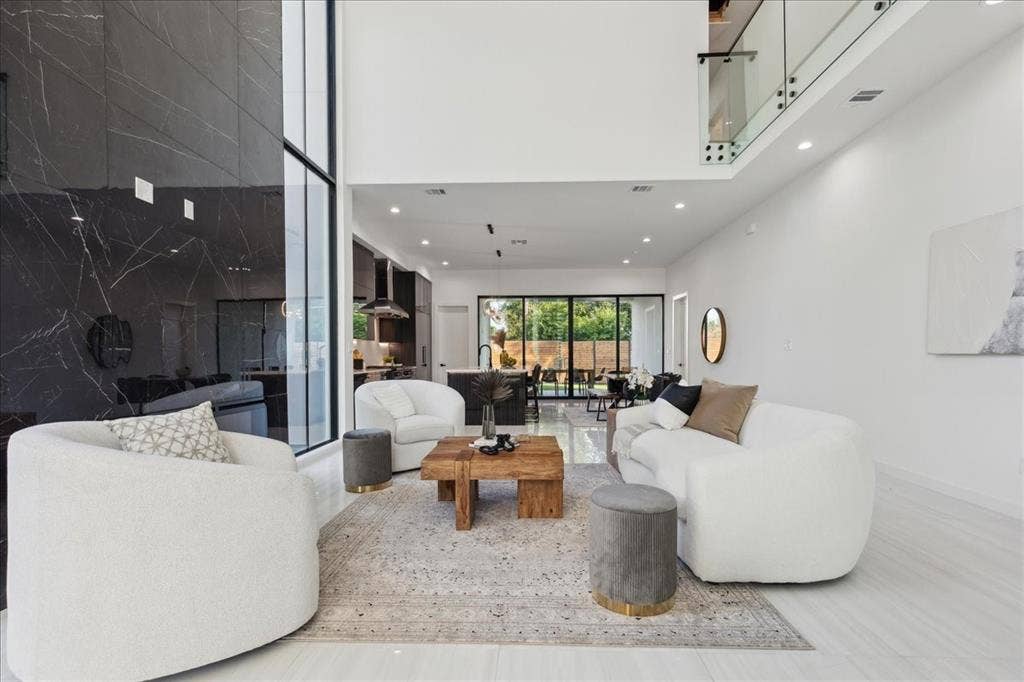 3828 Eaton Drive, Dallas, TX 75220 3828 Eaton Drive, Dallas, TX 75220