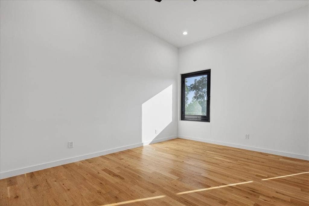 3828 Eaton Drive, Dallas, TX 75220 3828 Eaton Drive, Dallas, TX 75220