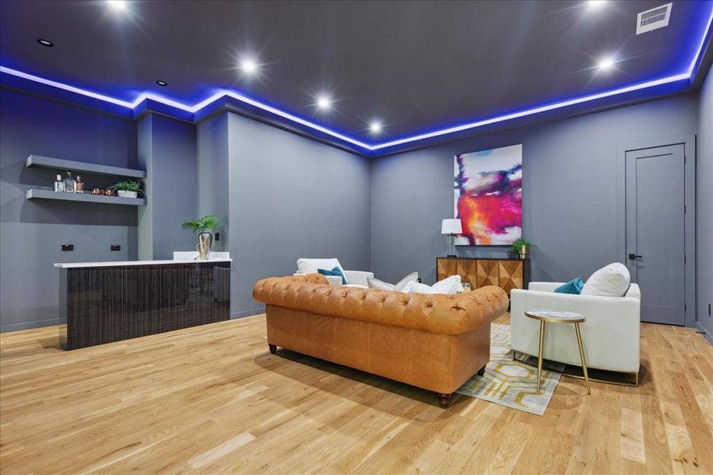 3828 Eaton Drive, Dallas, TX 75220 3828 Eaton Drive, Dallas, TX 75220