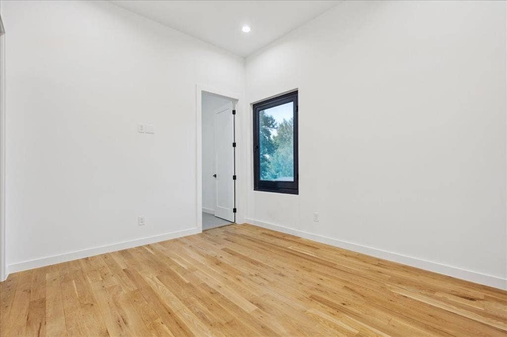 3828 Eaton Drive, Dallas, TX 75220 3828 Eaton Drive, Dallas, TX 75220