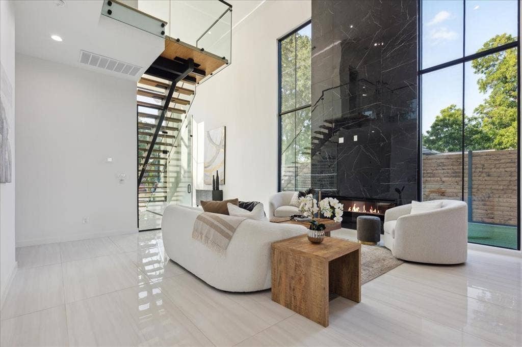 3828 Eaton Drive, Dallas, TX 75220 3828 Eaton Drive, Dallas, TX 75220