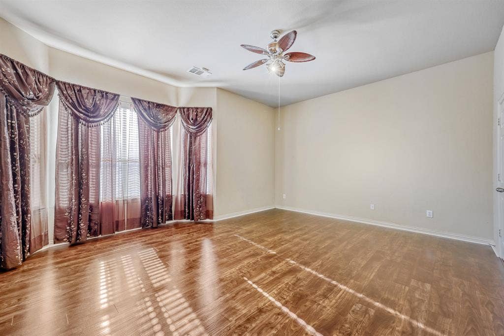 1012 Surrey Drive, DeSoto, TX 75115 1012 Surrey Drive, DeSoto, TX 75115