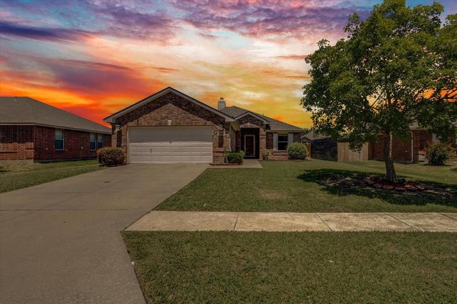 Property photo for 308 Long Prairie Drive, Forney, TX