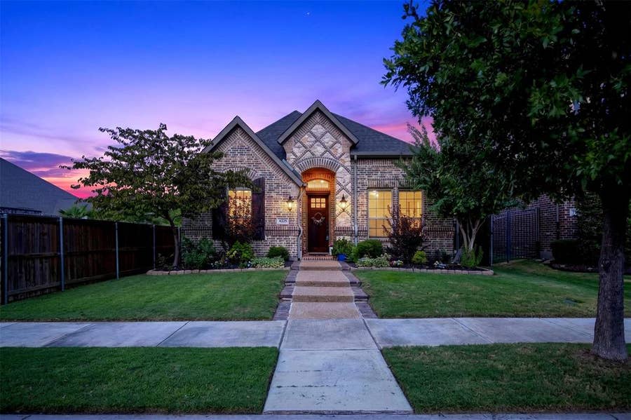 Property photo for 4225 Whispering Willow Way, Arlington, TX