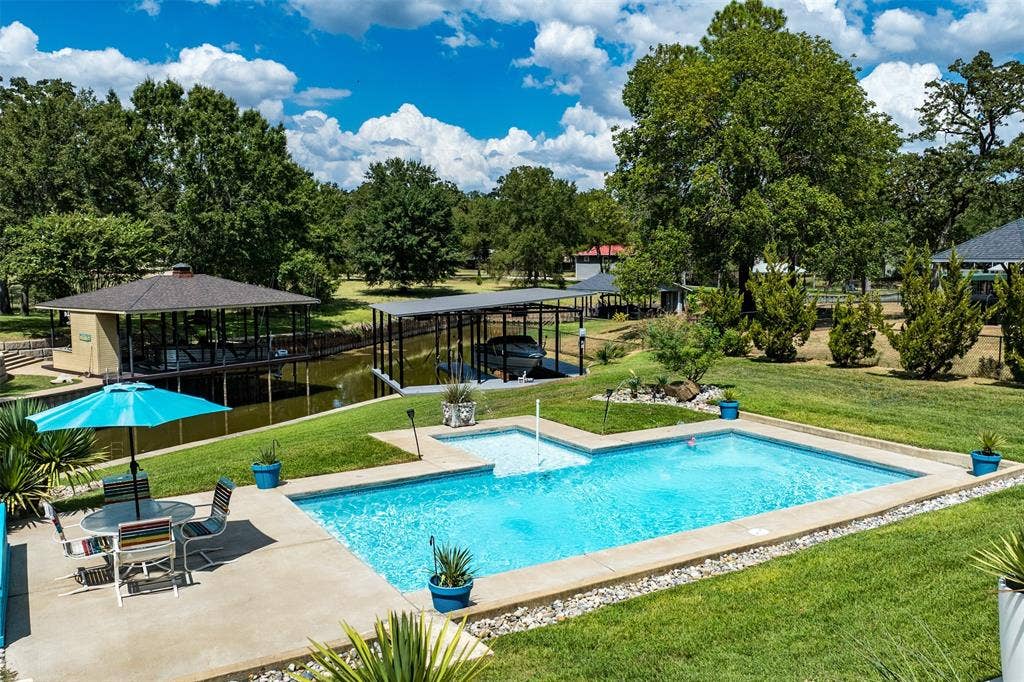 105 Azalea Court, Trinidad, TX 75163 105 Azalea Court, Trinidad, TX 75163