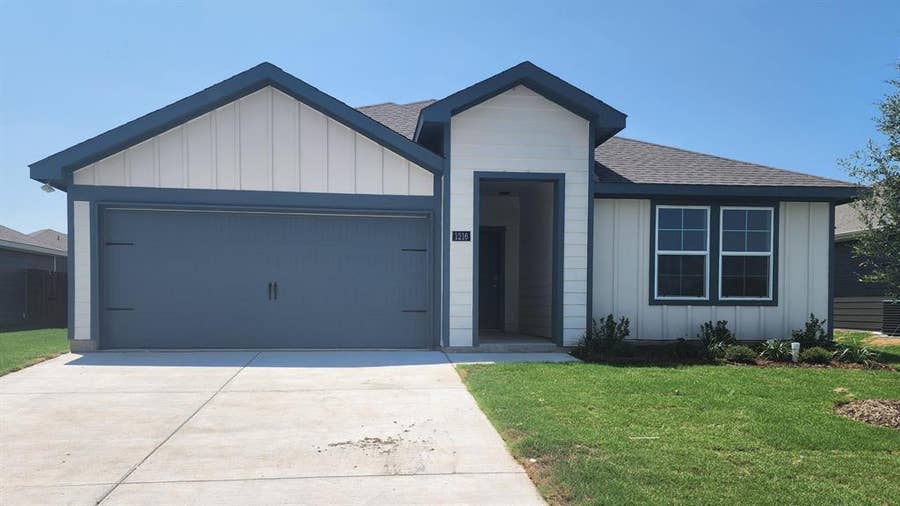 Property photo for 1216 Breezy Oak Drive, Nevada, TX