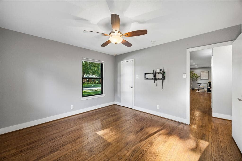9815 Fitzroy Drive, Dallas, TX 75238 9815 Fitzroy - Tom Hughes Team - Secondary Bedroom