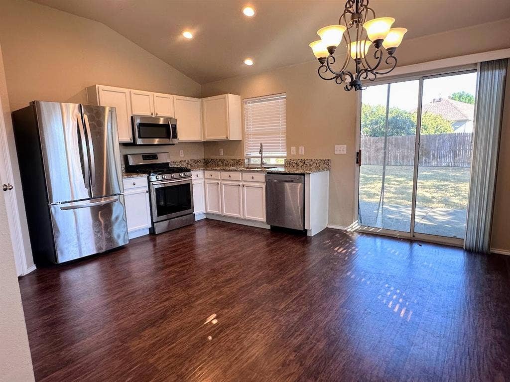 9220 Lenox Drive, McKinney, TX 75071 9220 Lenox Drive, McKinney, TX 75071