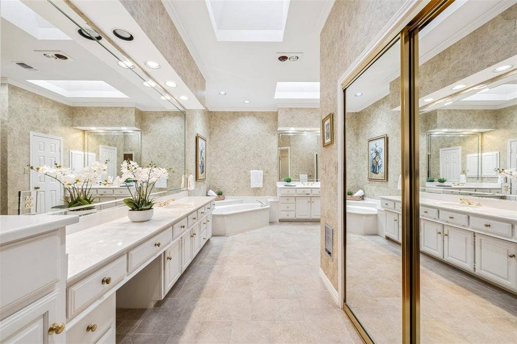 4428 Hollow Oak Drive, Dallas, TX 75287 4428 Hollow Oak Drive, Dallas, TX 75287