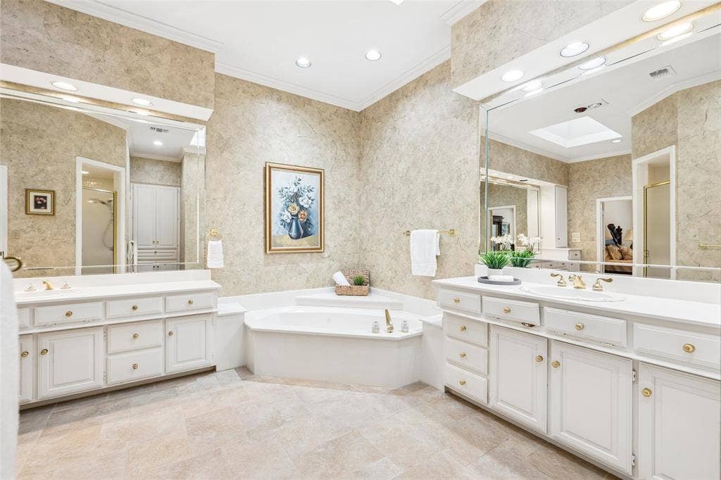 4428 Hollow Oak Drive, Dallas, TX 75287 4428 Hollow Oak Drive, Dallas, TX 75287