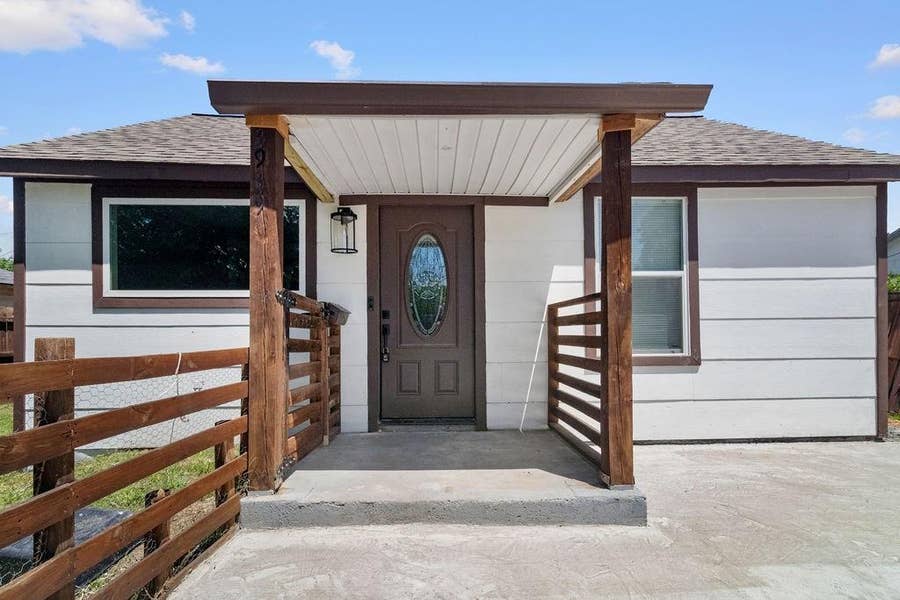 Property photo for 3939 E 4th Street, Fort Worth, TX