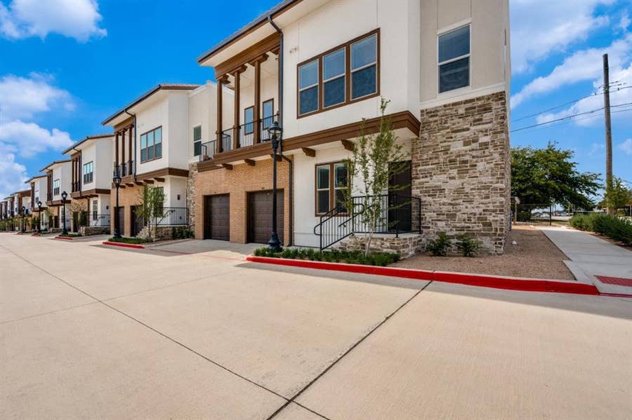 Property photo for 5885 Calmont Avenue, #7101, Fort Worth, TX