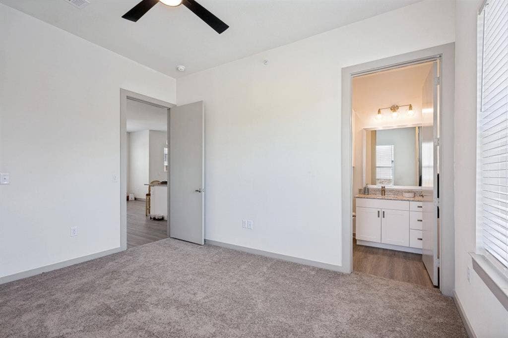 5885 Calmont Avenue, #6107, Fort Worth, TX 76107 5885 Calmont Avenue, #6107, Fort Worth, TX 76107