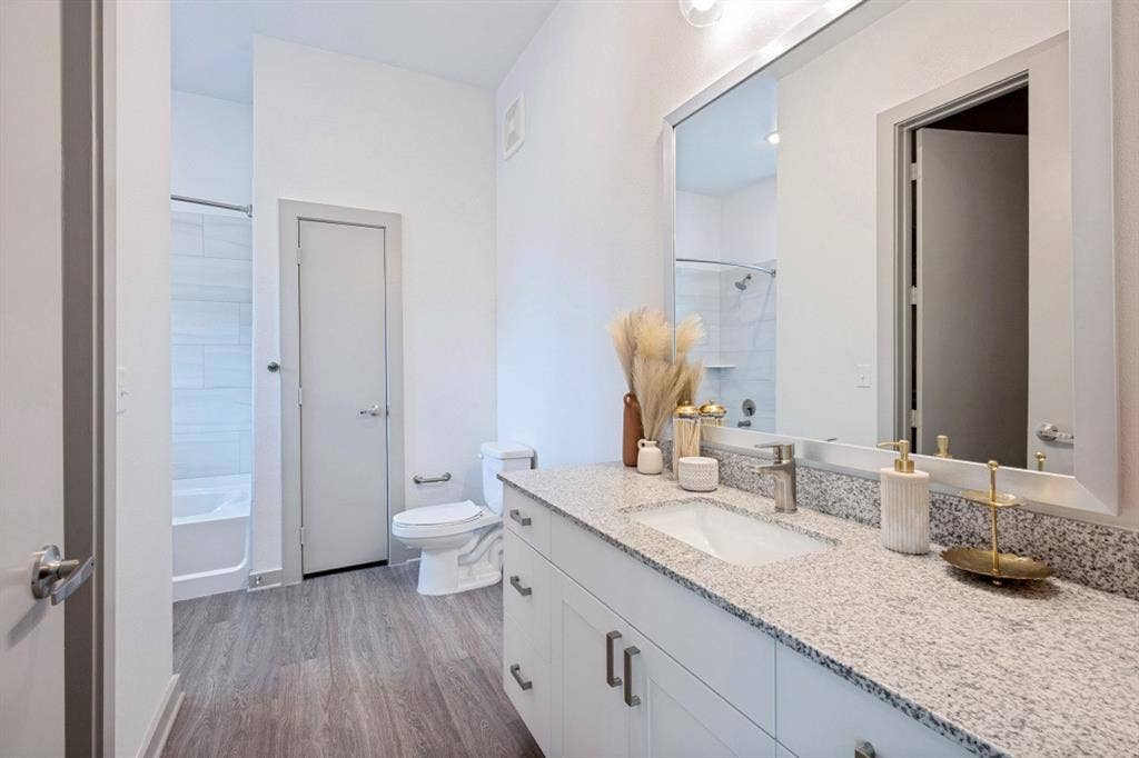 5885 Calmont Avenue, #6107, Fort Worth, TX 76107 5885 Calmont Avenue, #6107, Fort Worth, TX 76107
