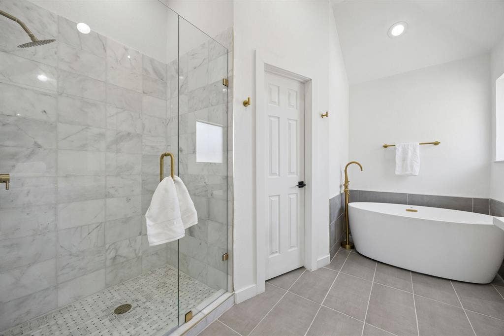 6729 Macintosh Drive, Plano, TX 75023 6729 Macintosh Drive, Plano, TX 75023