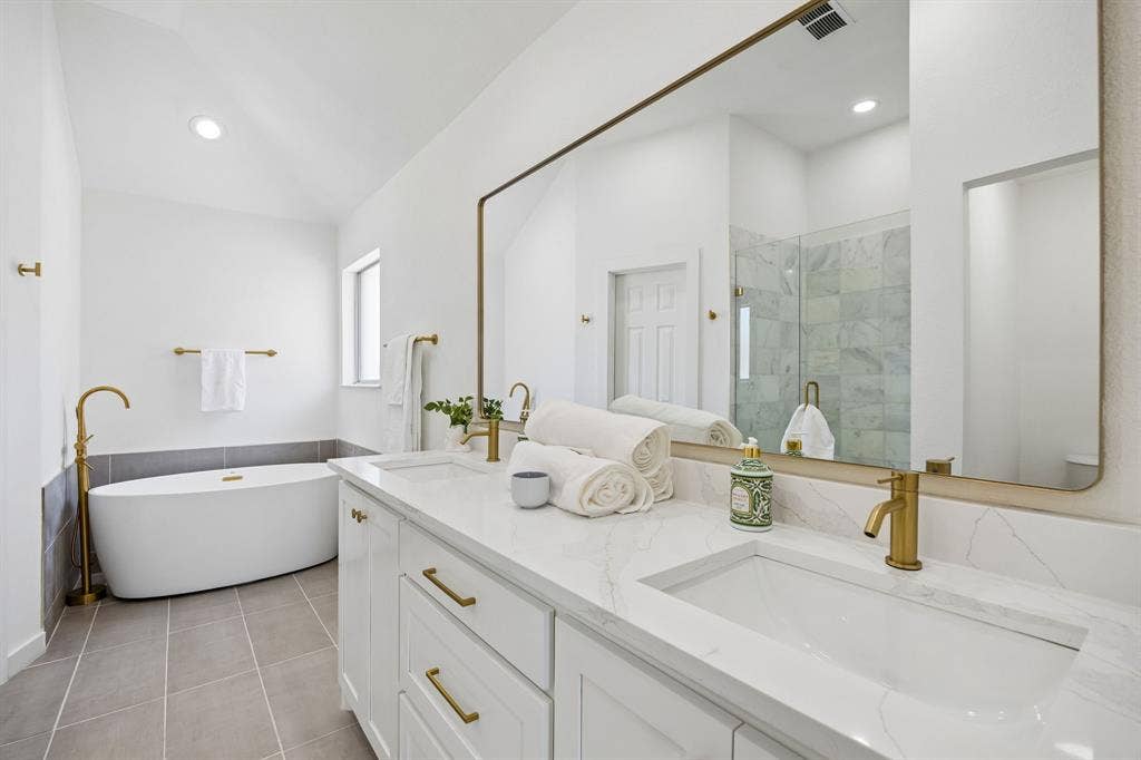 6729 Macintosh Drive, Plano, TX 75023 6729 Macintosh Drive, Plano, TX 75023