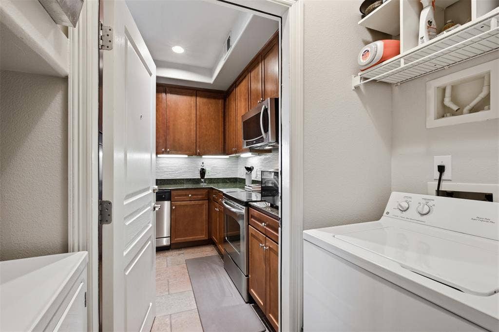 330 Las Colinas Boulevard E, #1216, Irving, TX 75039 Full size laundry W/D hookups