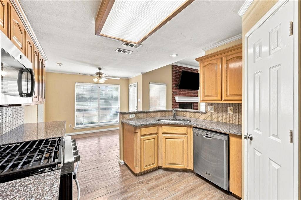 9934 Stonehearth Lane, Forney, TX 75126