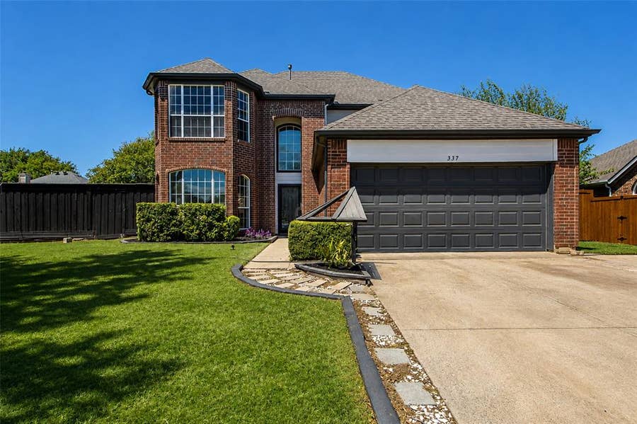 Property photo for 337 Bluewood Lane, Lake Dallas, TX