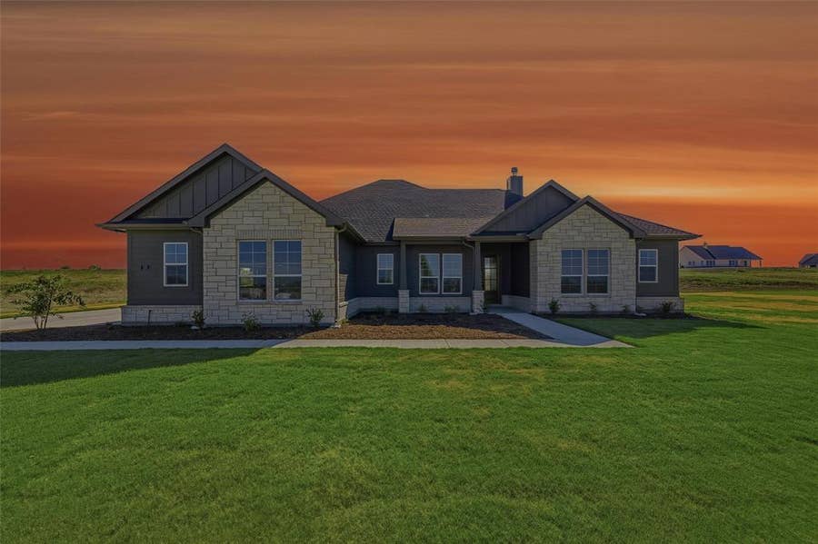 Property photo for 153 Big Sky Road, Decatur, TX
