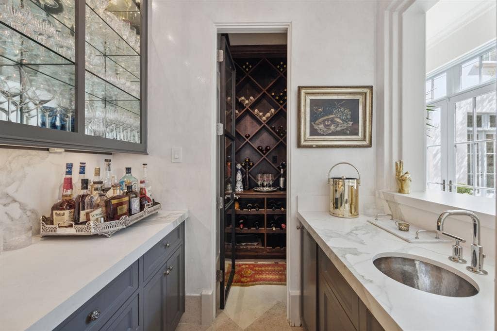 4222 Brookview Drive, Dallas, TX 75220 4222 Brookview Drive, Dallas, TX 75220