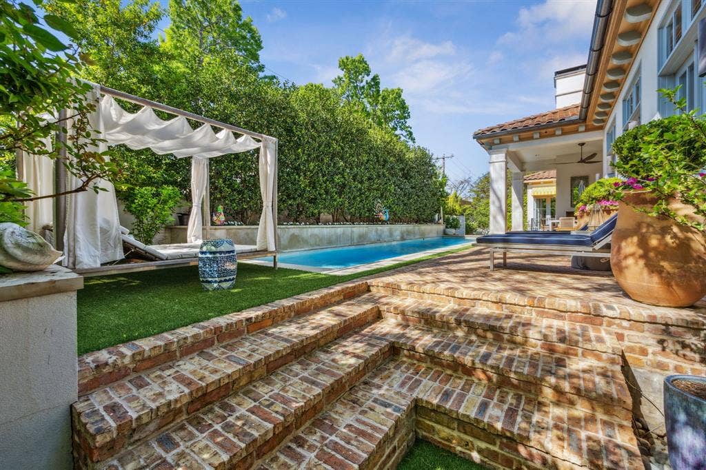 4222 Brookview Drive, Dallas, TX 75220 4222 Brookview Drive, Dallas, TX 75220