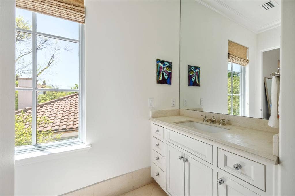4222 Brookview Drive, Dallas, TX 75220 4222 Brookview Drive, Dallas, TX 75220