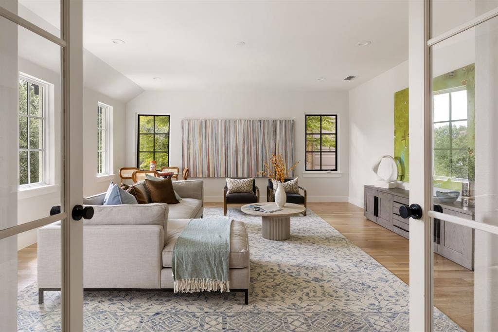 6839 Coronado Avenue, Dallas, TX 75214 6839 Coronado Avenue, Dallas, TX 75214