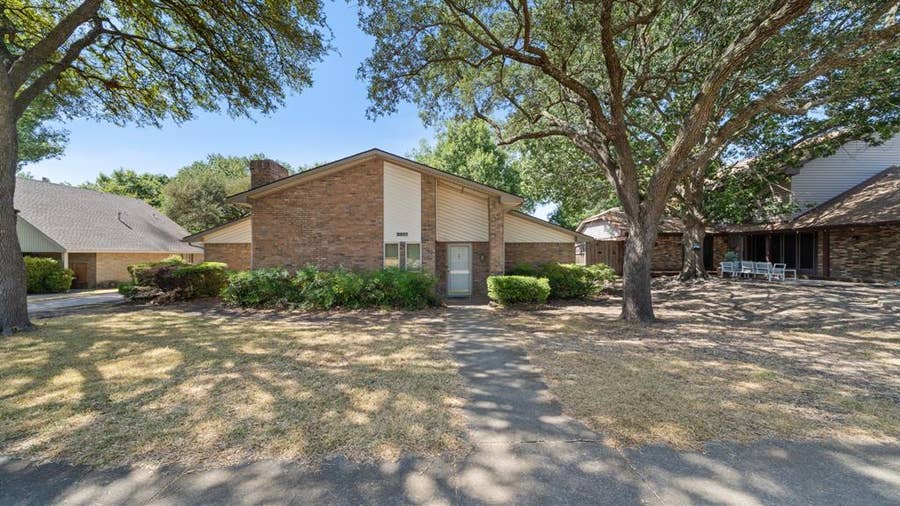 Property photo for 3017 Bandolino Lane, Plano, TX