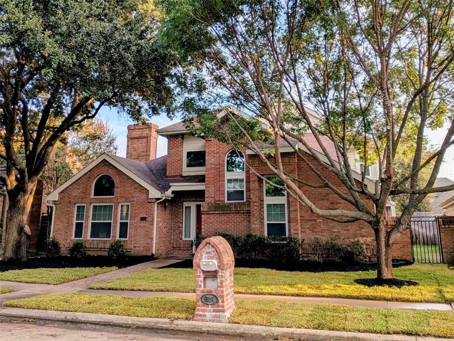 Property photo for 924 McCoy Drive, Irving, TX