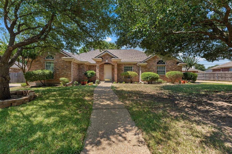 Property photo for 1209 Heatherwood, Hewitt, TX