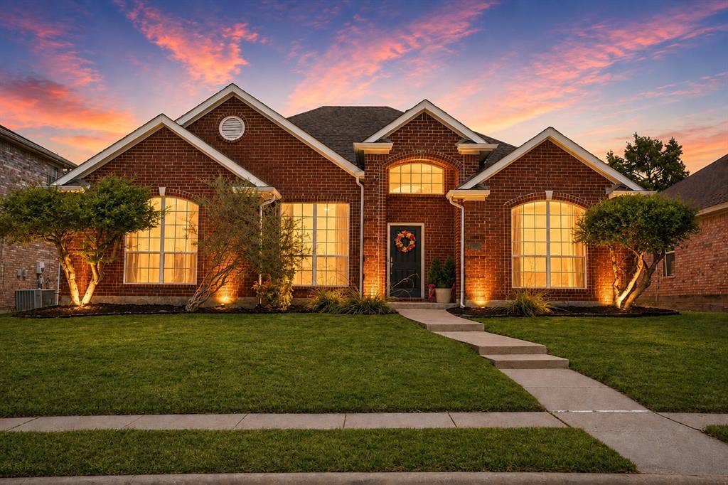 11414 Promenade Road, Frisco, TX 75035 Brick exterior with gabled roof lines