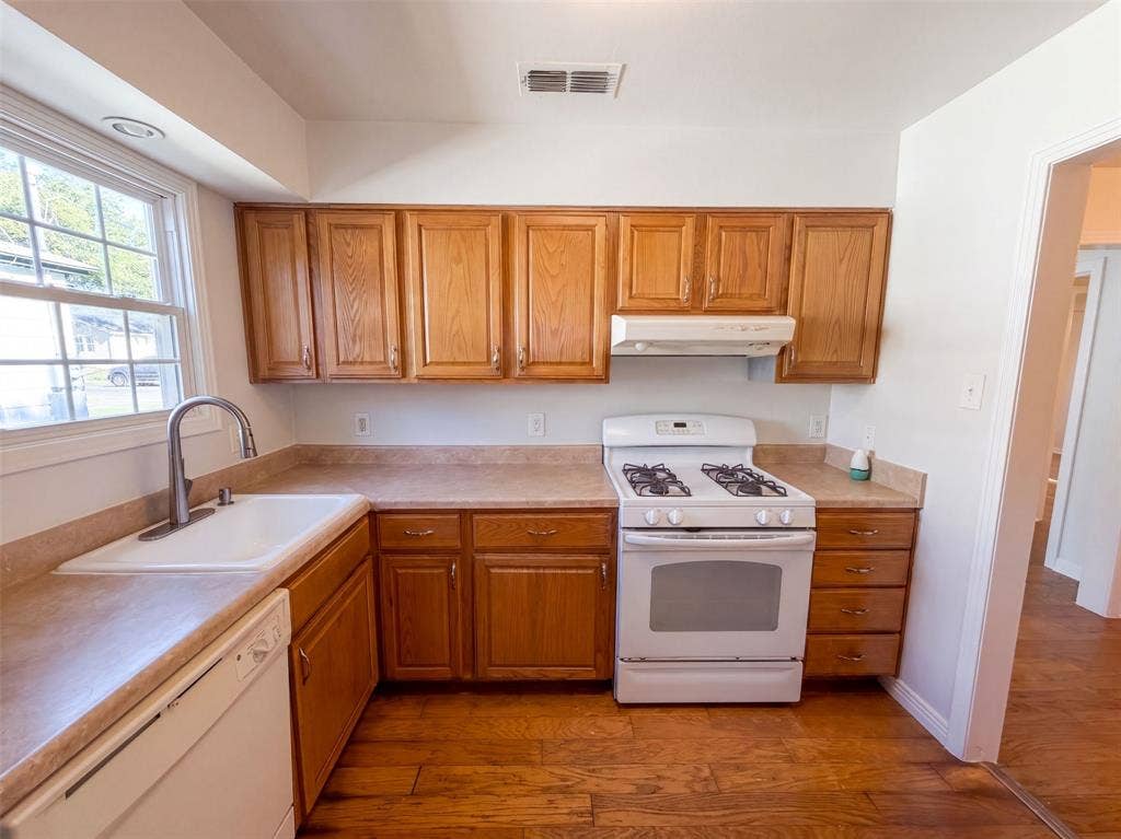 3802 Poinsettia Drive, Dallas, TX 75211