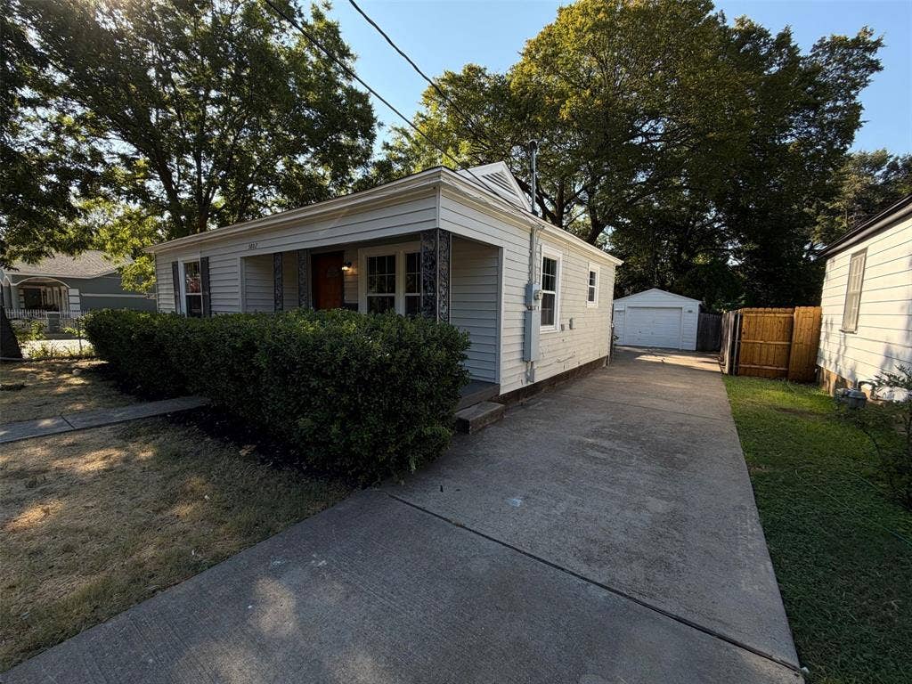 3802 Poinsettia Drive, Dallas, TX 75211