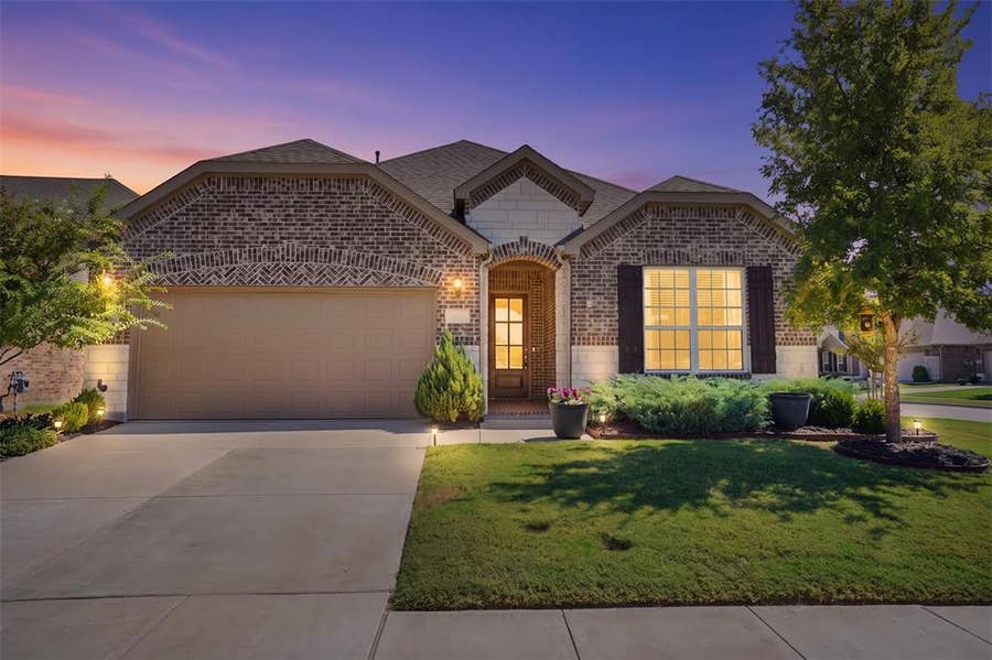 Property photo for 2700 Gillingham Lane, McKinney, TX