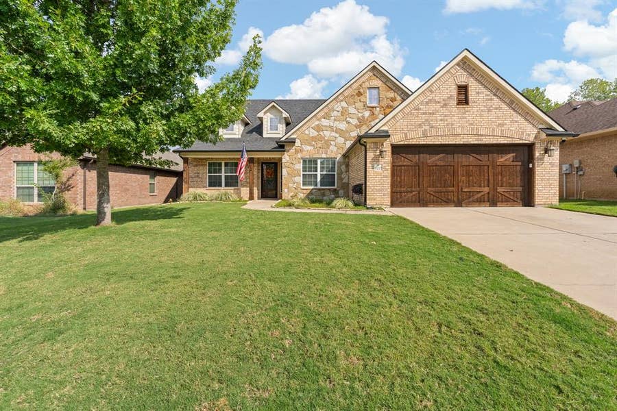 Property photo for 3137 Shoreline Drive, Burleson, TX