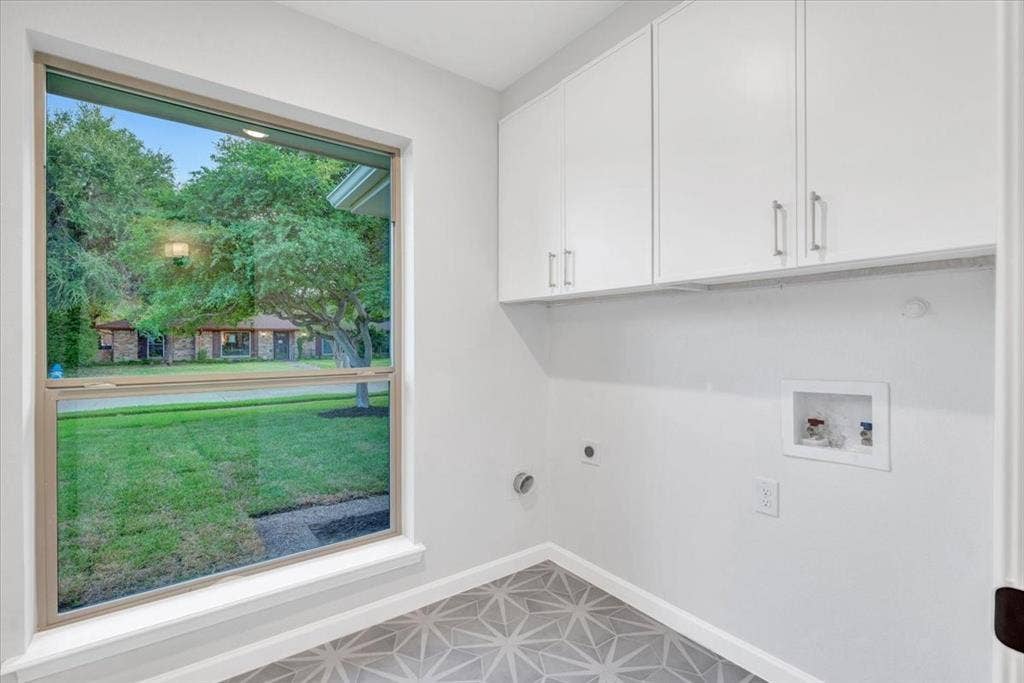 2801 W Aspen Court, Plano, TX 75075 Laundry Room with built in cabinets