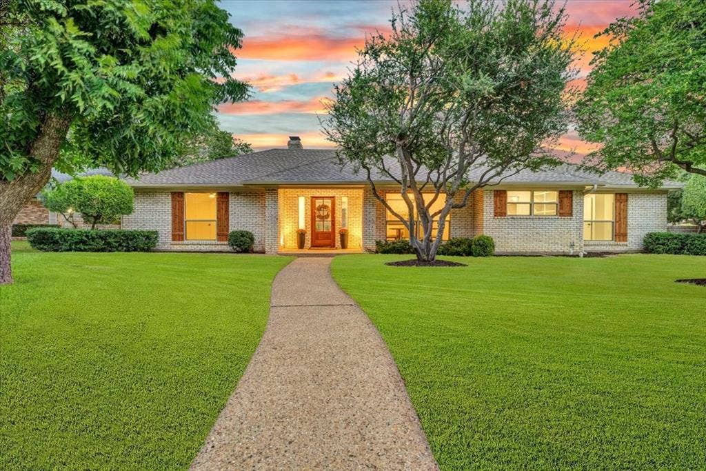2801 W Aspen Court, Plano, TX 75075 2801 W Aspen Court, Plano, TX 75075