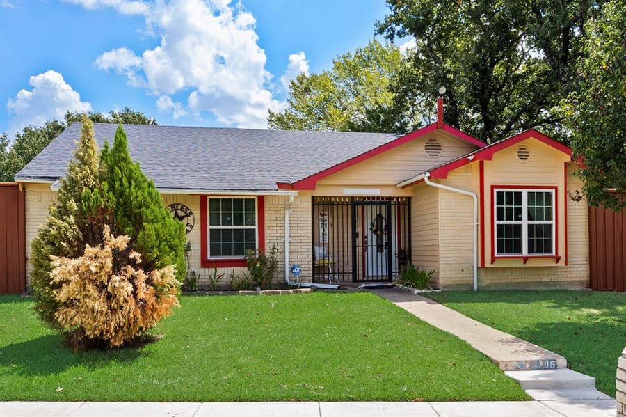 Property photo for 1706 Eastcliff Drive, Dallas, TX